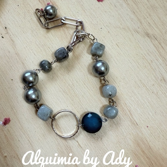 Gray pearls and labradorite bracelet - Picture 1 of 1